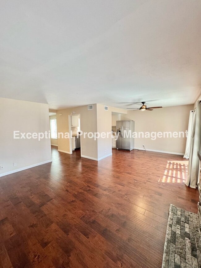 Building Photo - 8419 Cedarwood Ln