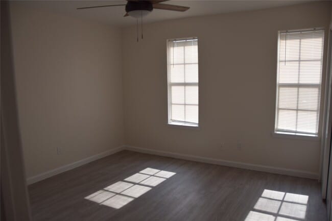 Building Photo - 7827 Leonora St