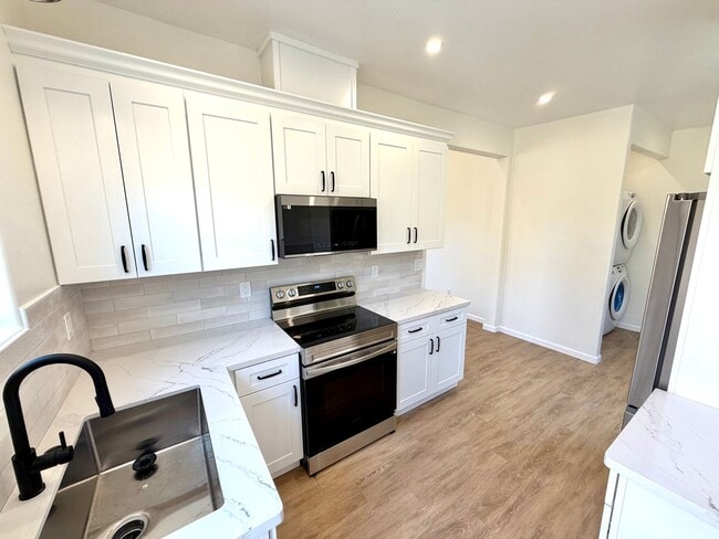 Building Photo - New Modern Farmhouse Cottage Coming Soon!