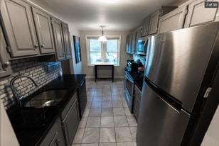 Building Photo - 55 Bartemus Trl