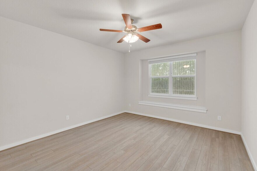 Building Photo - 17104 Crane Fly Dr