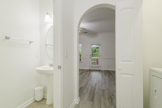 Building Photo - 1698 Low Country Pl