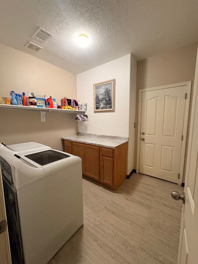 Building Photo - 1647 Corte Del Sol