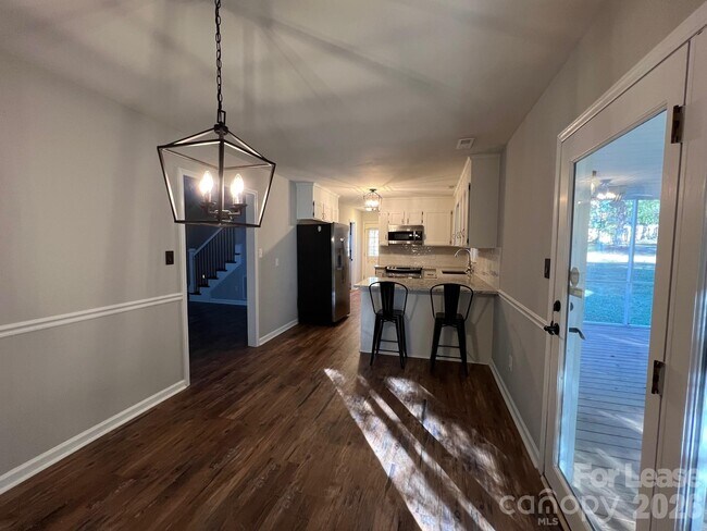 Building Photo - 20921 San Mateo Pl