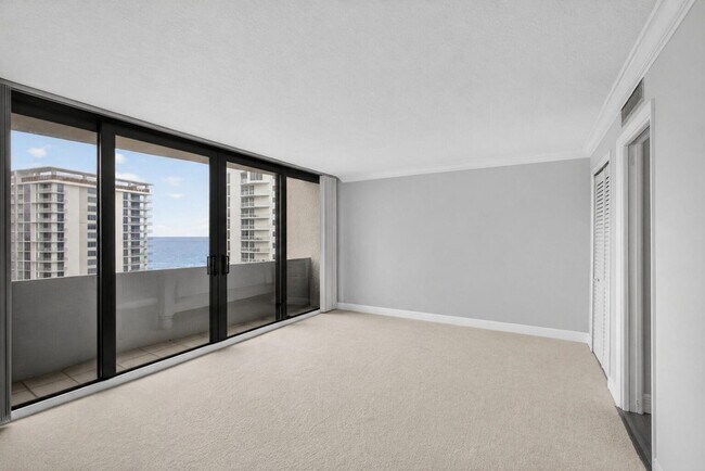 Building Photo - 4200 N Ocean Dr
