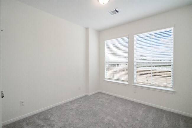 Building Photo - 623 Silver Pear Ct
