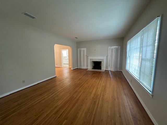 Building Photo - 2406 Dauphin St