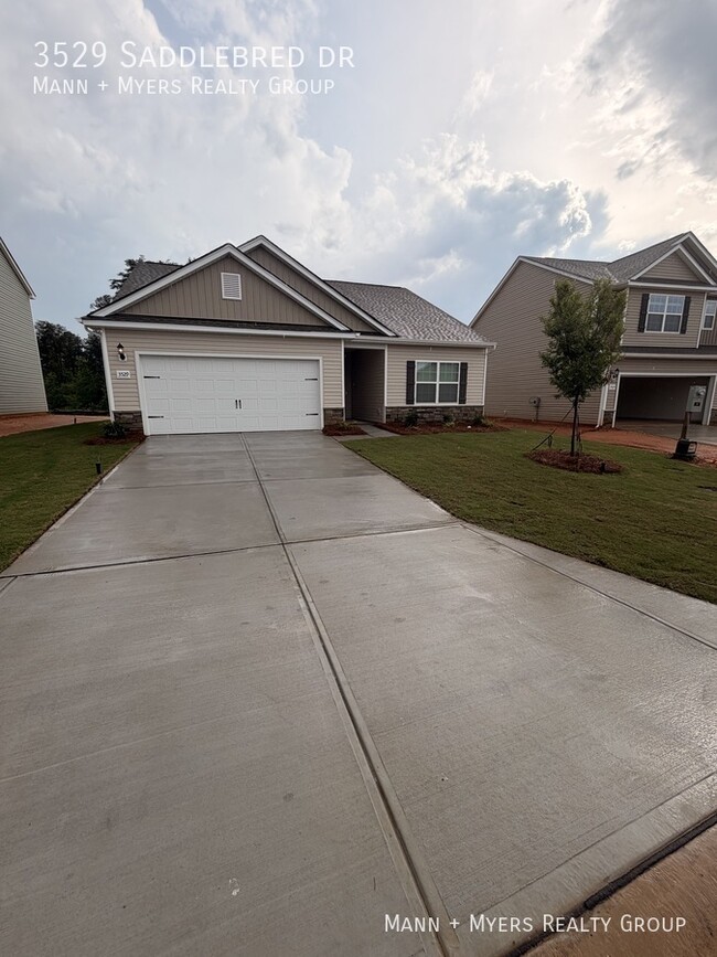 Building Photo - 3529 Saddlebred Dr