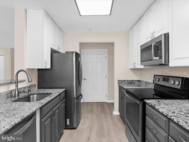 Building Photo - Ground Level Condo in Piney Orchard -Odenton