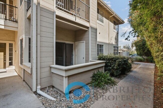 Building Photo - 3525 Grove St