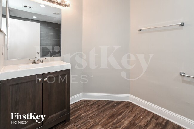 Building Photo - 12211 Rochford Ln