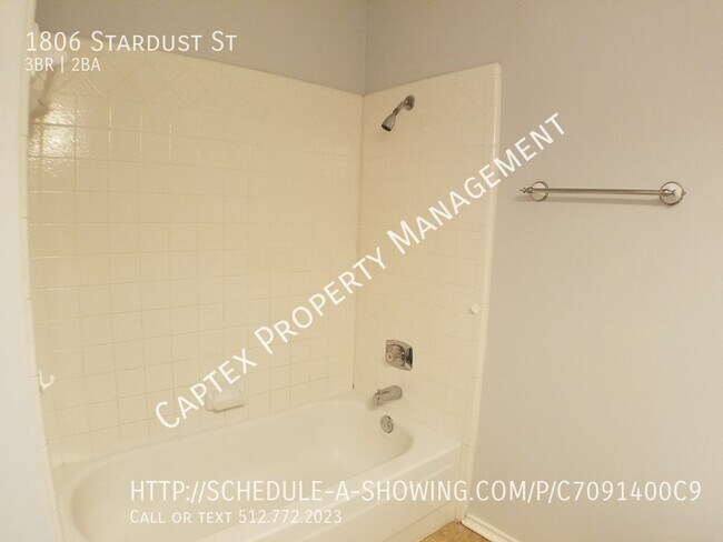 Building Photo - 1806 Stardust St