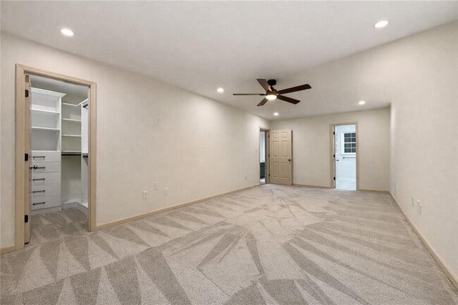 Building Photo - 807 Oak Bridge Ln