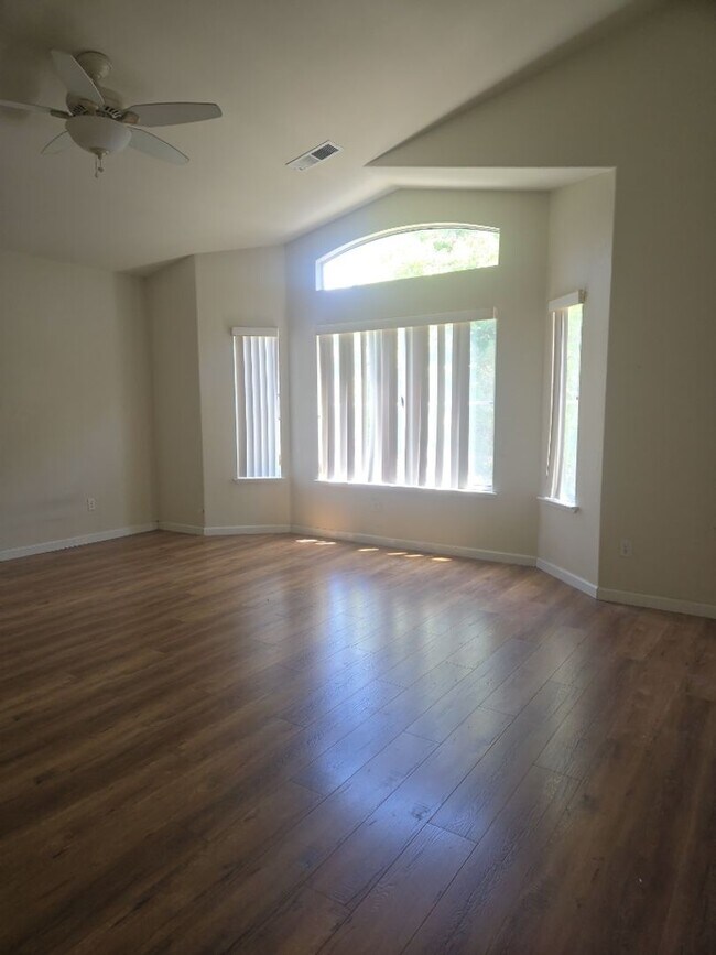 Building Photo - 5152 Renaissance Ct