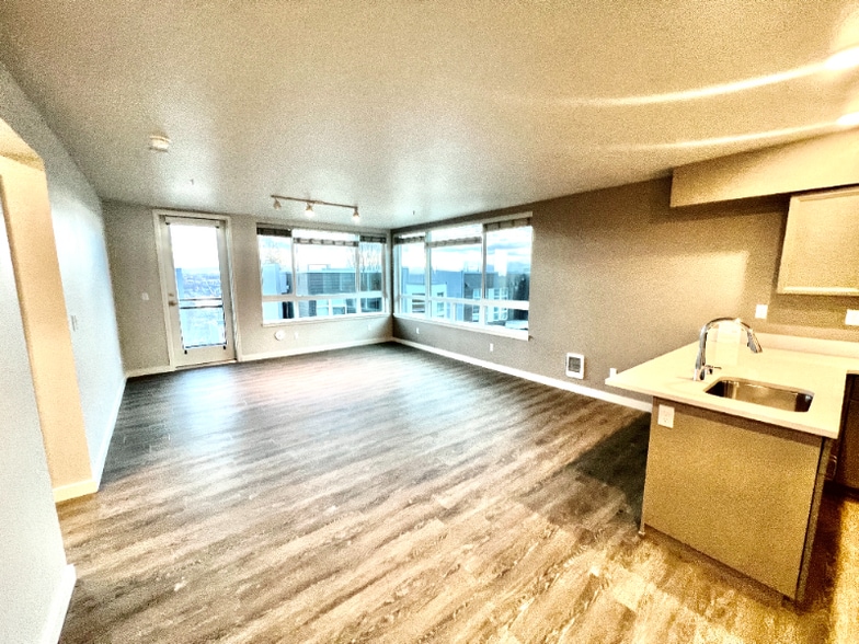 Building Photo - 2330 Yakima Ct