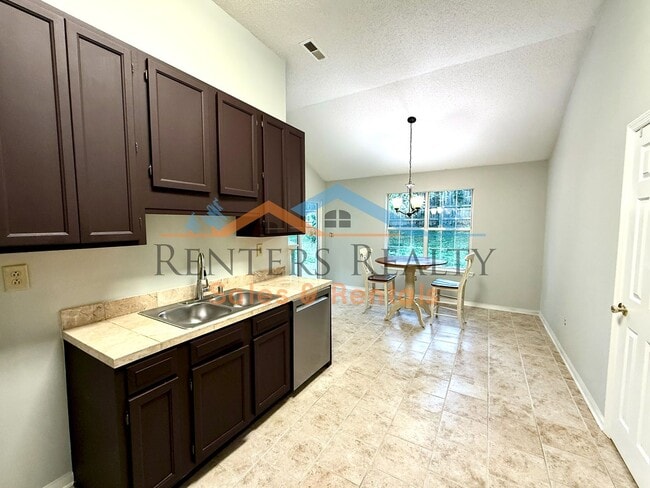 Building Photo - 122 Sunset Ridge