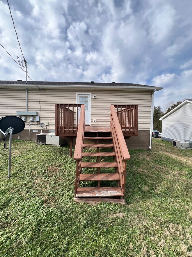 Building Photo - 204 B  Arkansas Ave Oak Grove KY 42262