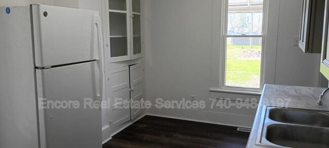 Building Photo - 97 Allen St