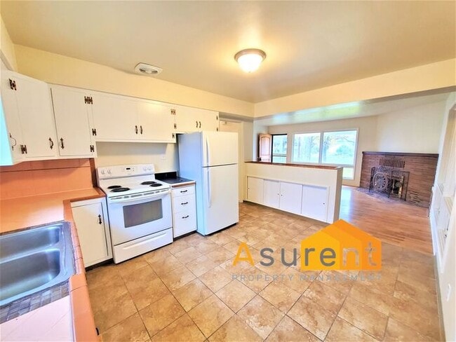 Building Photo - Cute 2 Bedroom 1 Bathroom Rental