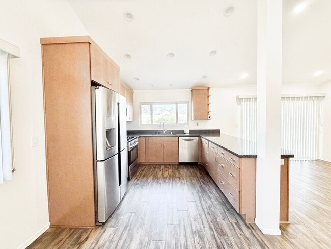 Building Photo - Beautifully Updated 4-Bedroom, 2-Bathroom Home in a Prime Location