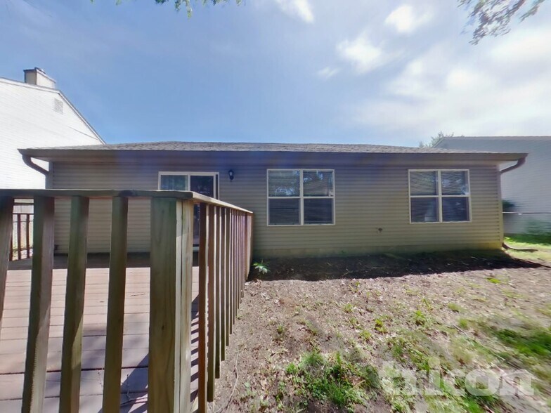 Building Photo - 740 Kingston Cir