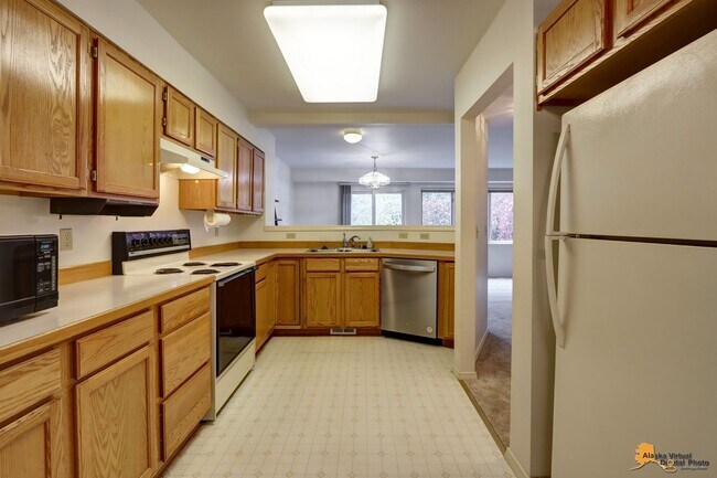 Building Photo - East Anchorage Condo with Fenced in Yard, ...