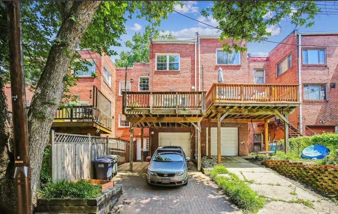 Building Photo - 1770 Hobart St NW