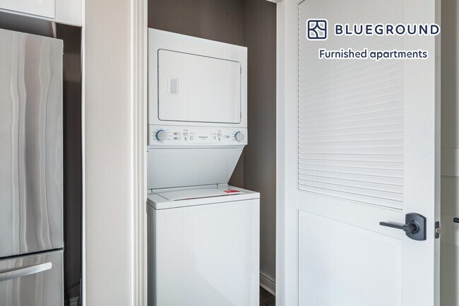 Building Photo - 1901 C St SE