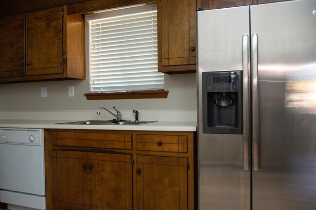 Building Photo - Heart of Madison City! Madison City Schools!