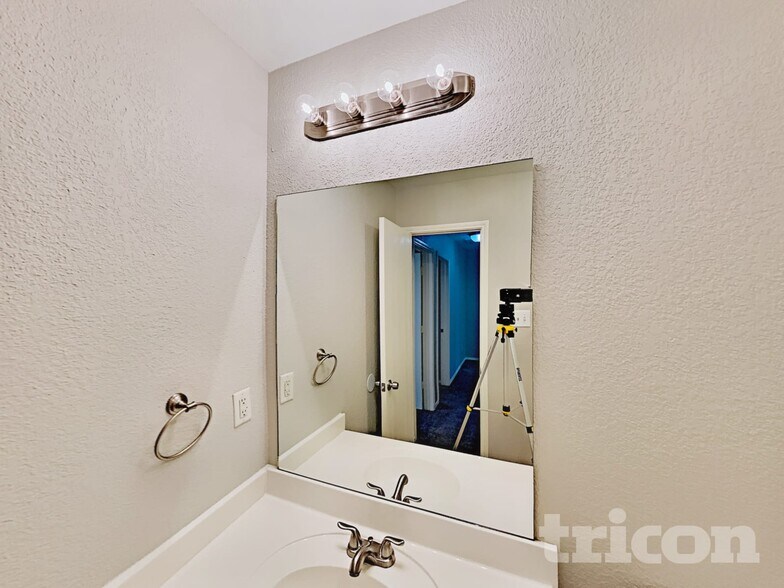 Building Photo - 1461 Pine Ln