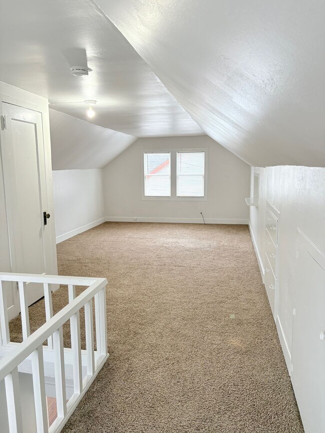 Building Photo - Beautiful Three-Bedroom House in the Piedmont Neighborhood