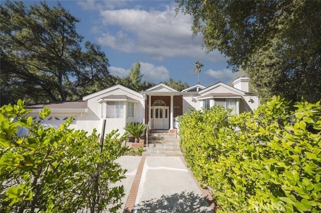 Building Photo - 2255 E Chevy Chase Dr