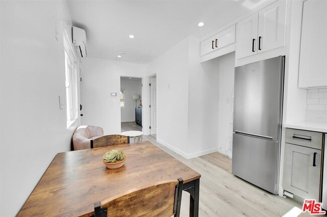 Building Photo - 14642 1/2 Runnymede St