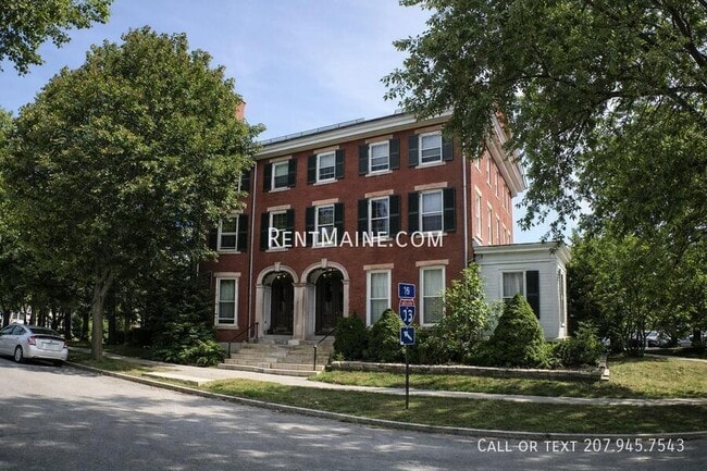 Building Photo - 97 Broadway