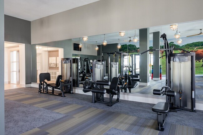 Building Photo - Double the Perks: 8 Weeks Free + Gift Card...