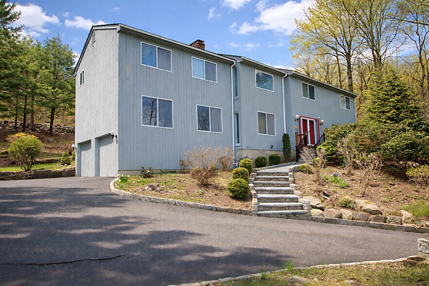 Building Photo - 78 Sturbridge Rd