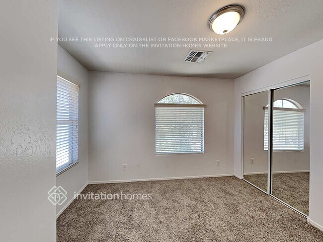 Building Photo - 5319 W Fulton St