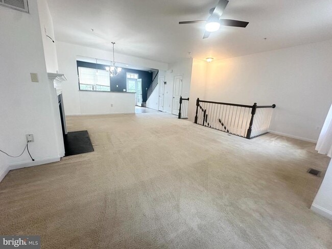 Building Photo - 19 Steeplechase Dr