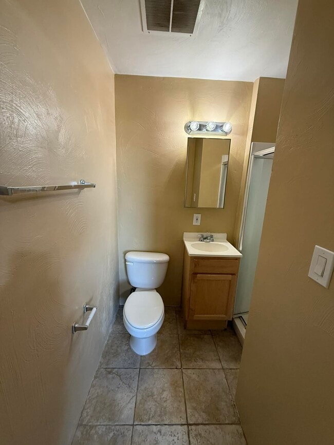 Building Photo - 931 N Euclid Ave