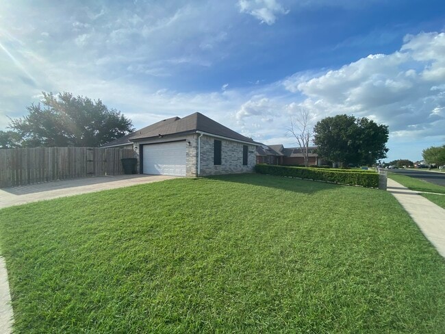 Building Photo - 5009 Chad Dr