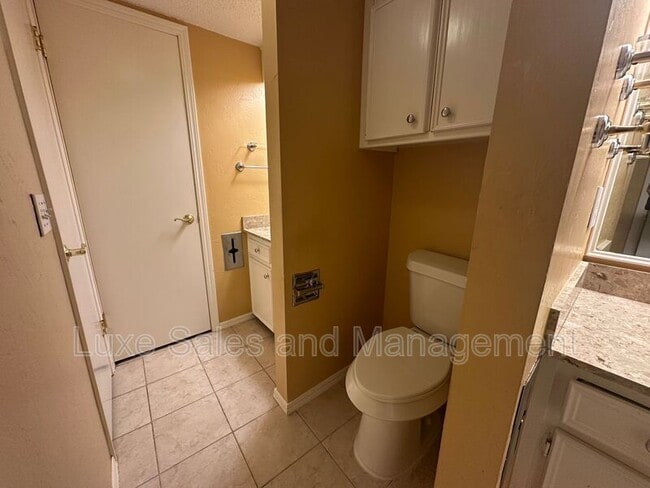 Building Photo - 6060 NW Expressway