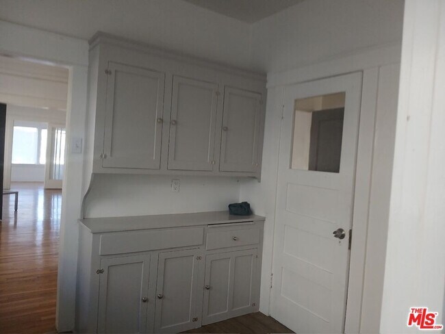 Building Photo - 1555 6th Ave