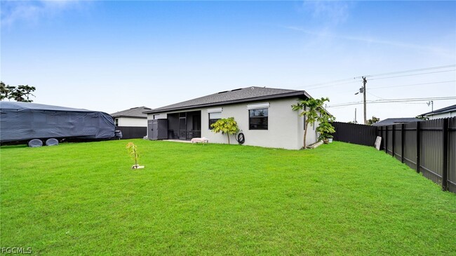 Building Photo - 221 Chiquita Blvd N