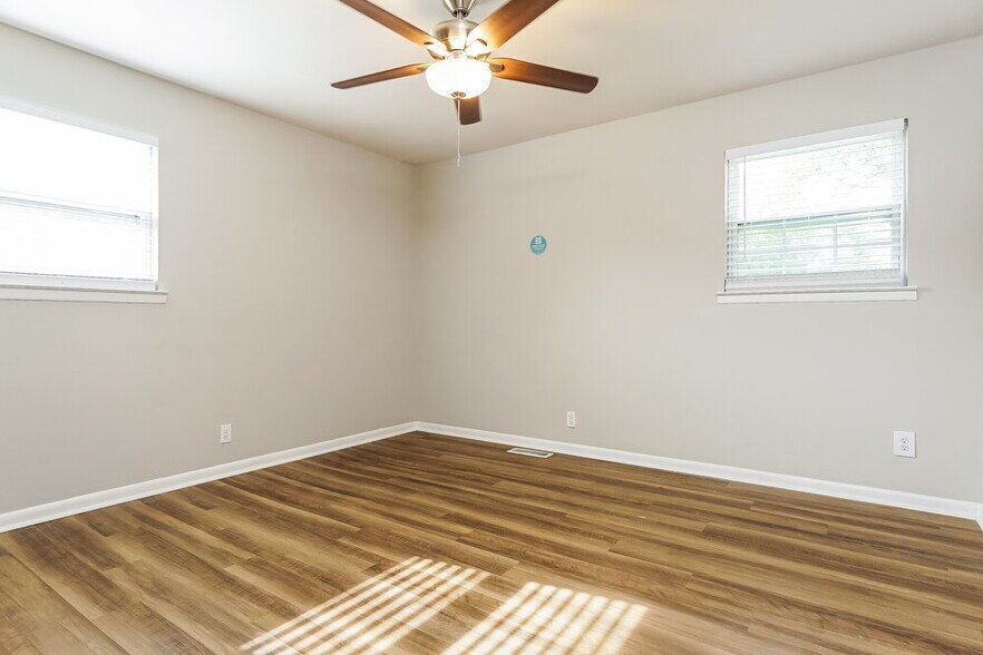 Building Photo - 201 Beechwood Dr