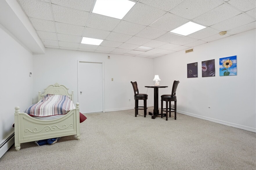 Building Photo - 244 Mathers Rd