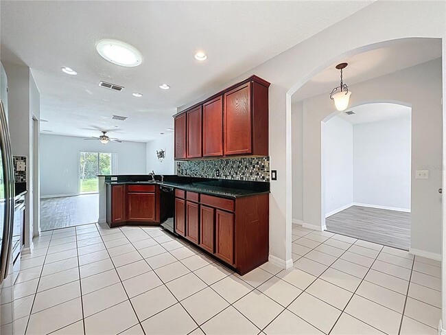 Building Photo - 3169 Queen Alexandria Dr