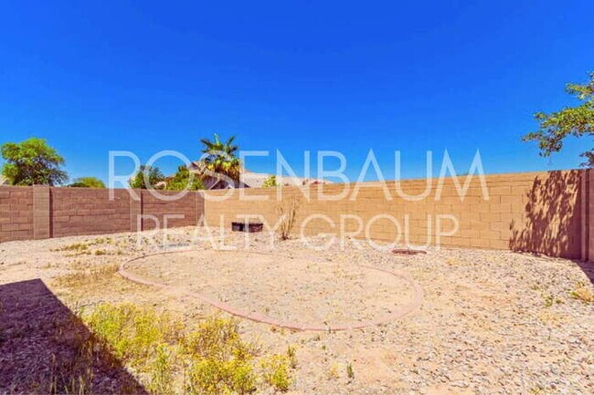 Building Photo - Gorgeous 5-bedrooms, 2.5-baths home in the...