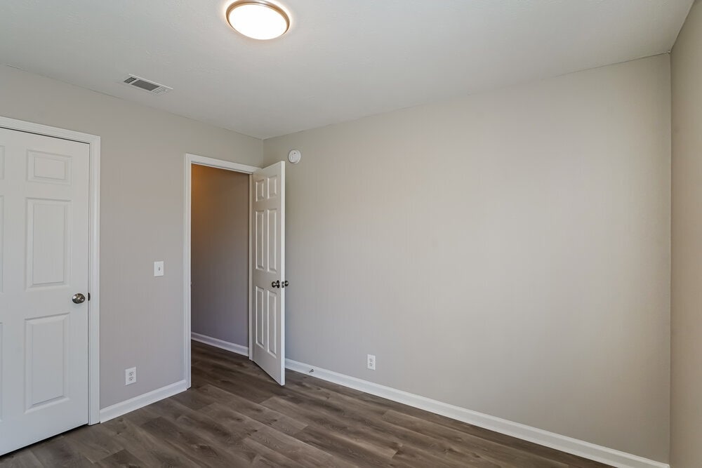 Building Photo - 7016 S Hampton Blvd