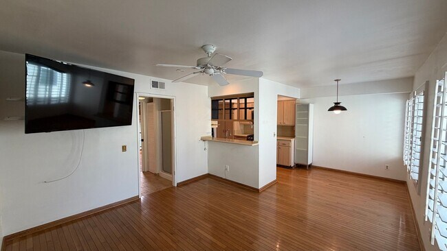 Building Photo - DESIRABLE TWO BEDROOM TWO BATH HOME IN STUDIO CITY