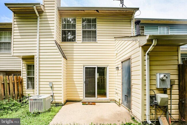 Building Photo - 502 Wind Ridge Dr